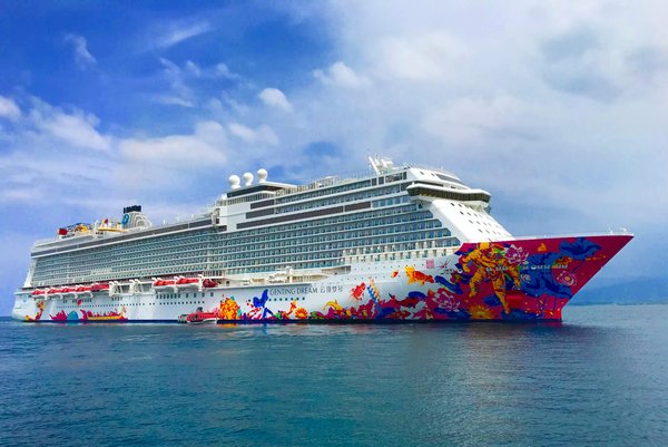 Quels sont les meilleurs itinéraires pour une randonnée dans les montagnes du Jura, France?