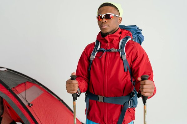 Où peut-on trouver une maison de vacances en Dordogne avec des cours de poterie et des visites de châteaux?