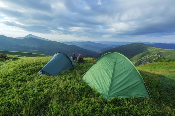 Comment choisir une tente pour un camping en région de climat tempéré?