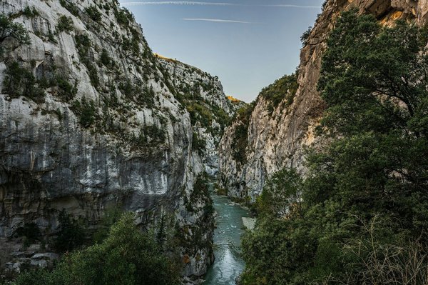 À la découverte des sentiers méconnus de France pour 2025