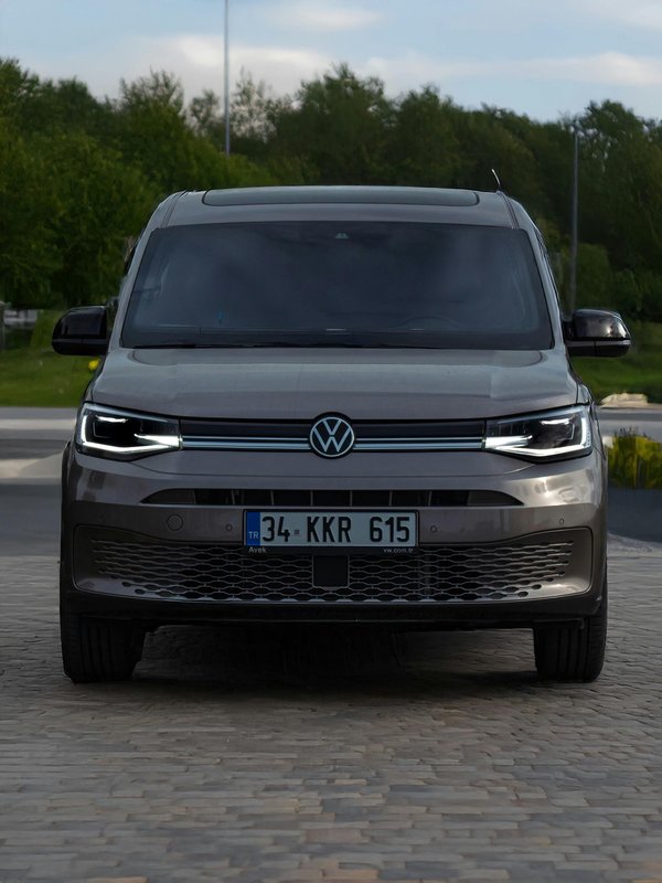 Location voiture 9 places : un voyage confortable et pratique